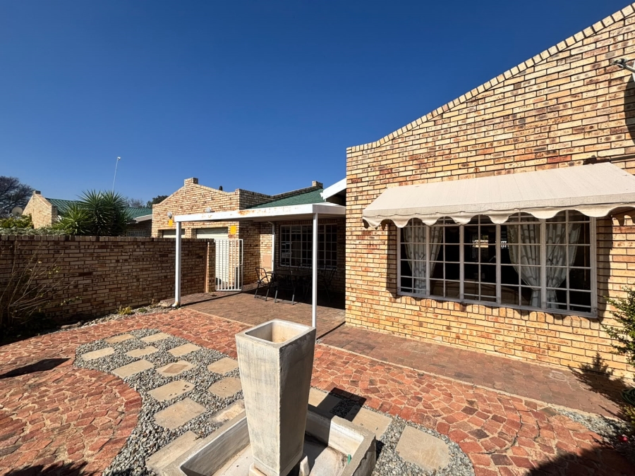 2 Bedroom Property for Sale in Dassie Rand North West